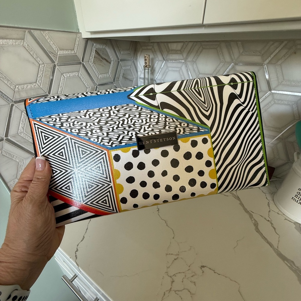 Colorful Geometric Pattern Clutch - Picture 4 of 6